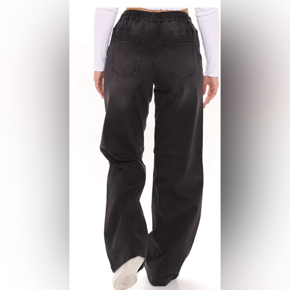 Fashion Nova Wide Leg Jeans - Picture 4 of 10